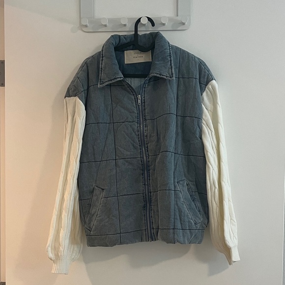 Stitch + Feather Jackets & Blazers - Stylish Women's Gray and Cream Puffer Jacket